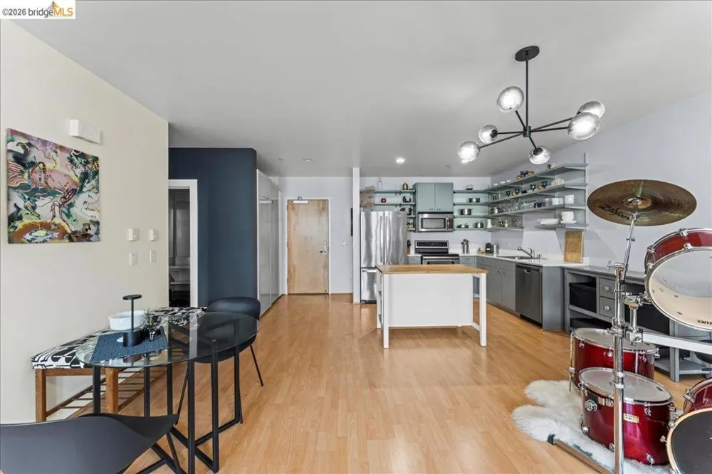 1201 Pine St #354 Oakland, CA 94607