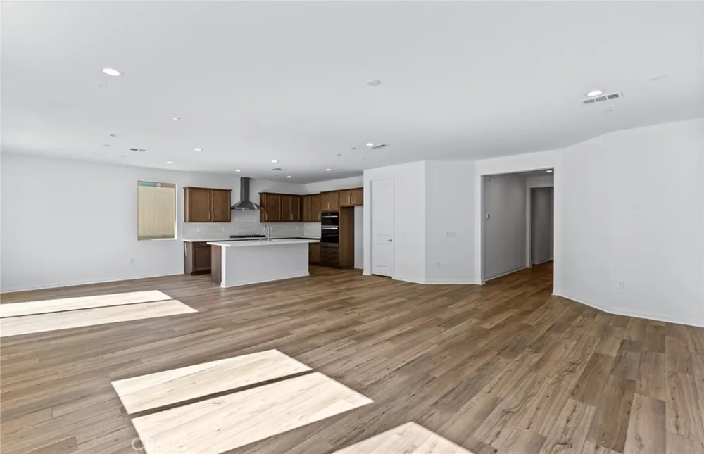 4057 Hudson Lane Lake Elsinore, CA 92530