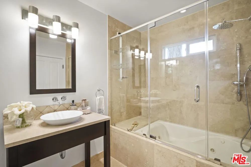 2452 Altadena Drive Altadena, CA 91001