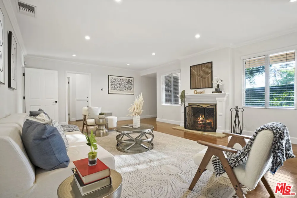 2452 Altadena Drive Altadena, CA 91001