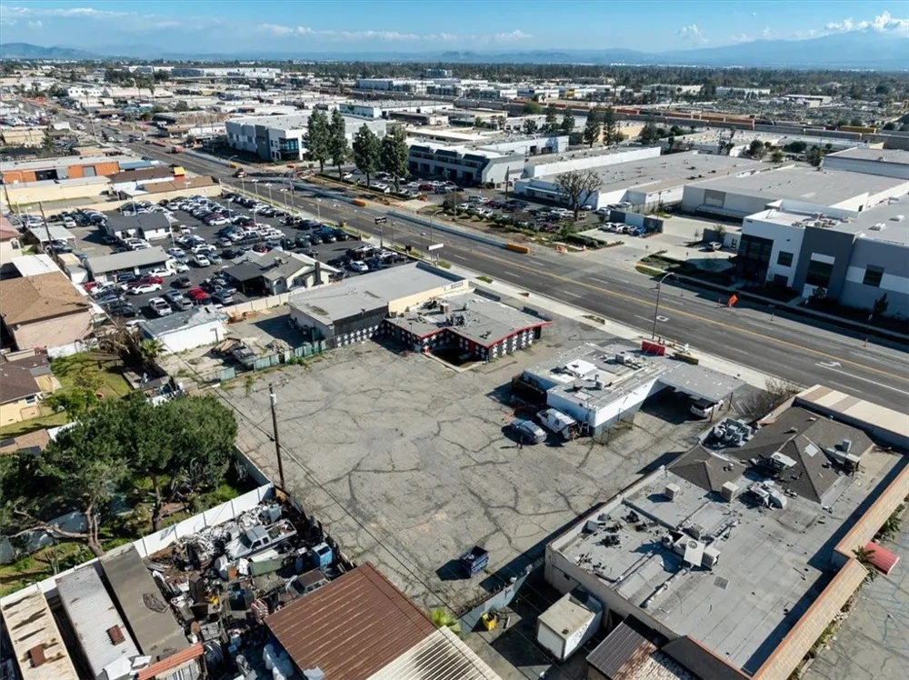 1528 W Holt Ontario, CA 91762