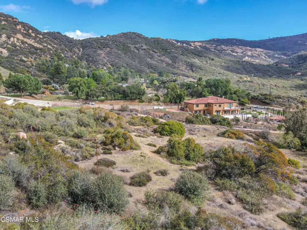 2140 Stunt Road Calabasas, CA 91302