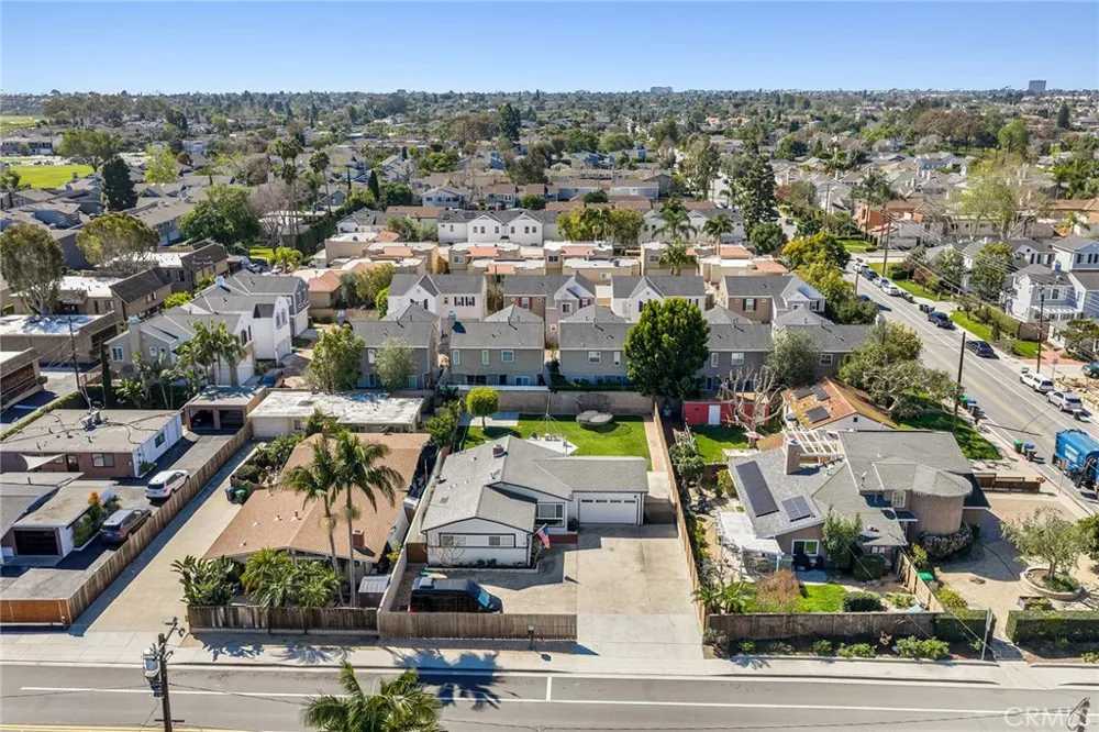 315 University Drive Costa Mesa, CA 92627