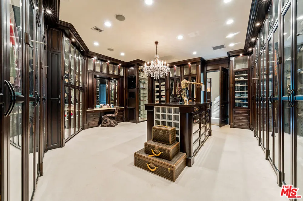 12705 Chalon Road Los Angeles, CA 90049