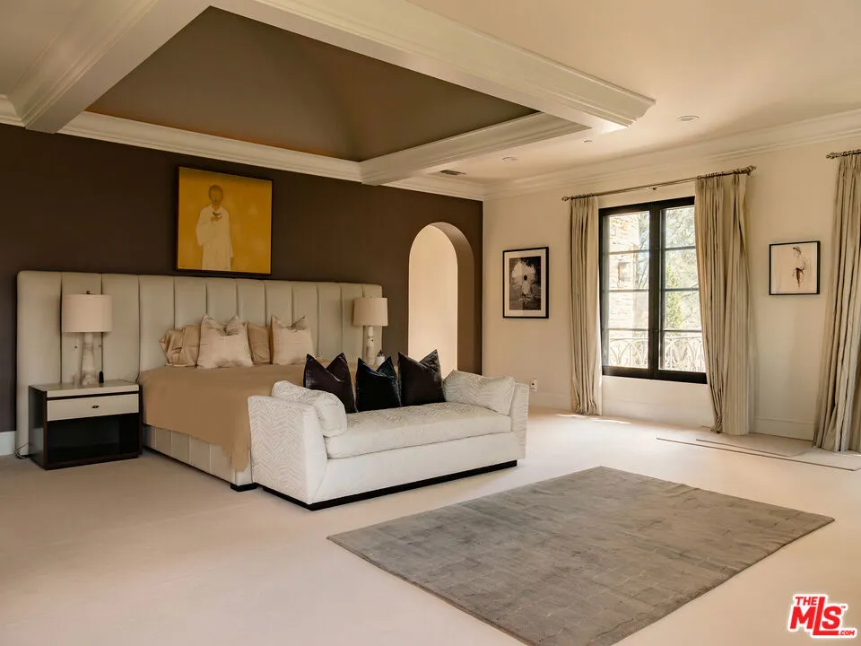 12705 Chalon Road Los Angeles, CA 90049