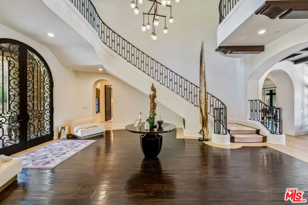 12705 Chalon Road Los Angeles, CA 90049