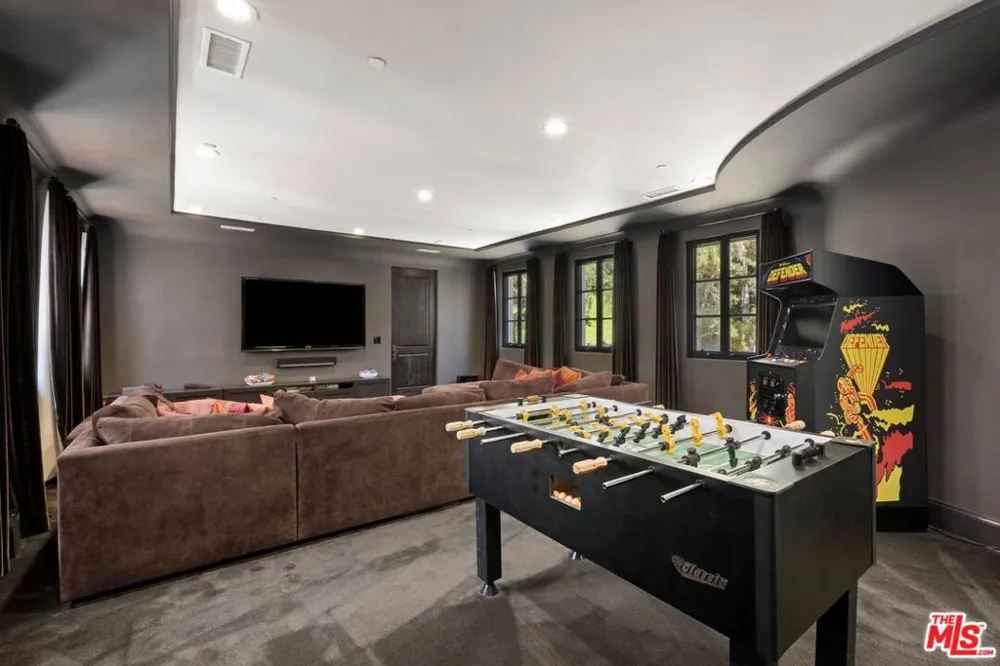 12705 Chalon Road Los Angeles, CA 90049