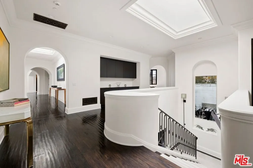 12705 Chalon Road Los Angeles, CA 90049