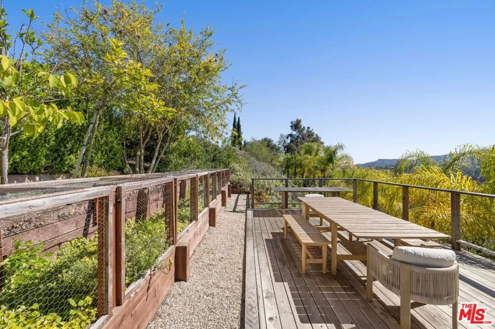 12705 Chalon Road Los Angeles, CA 90049