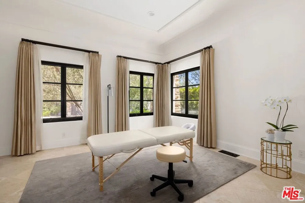 12705 Chalon Road Los Angeles, CA 90049