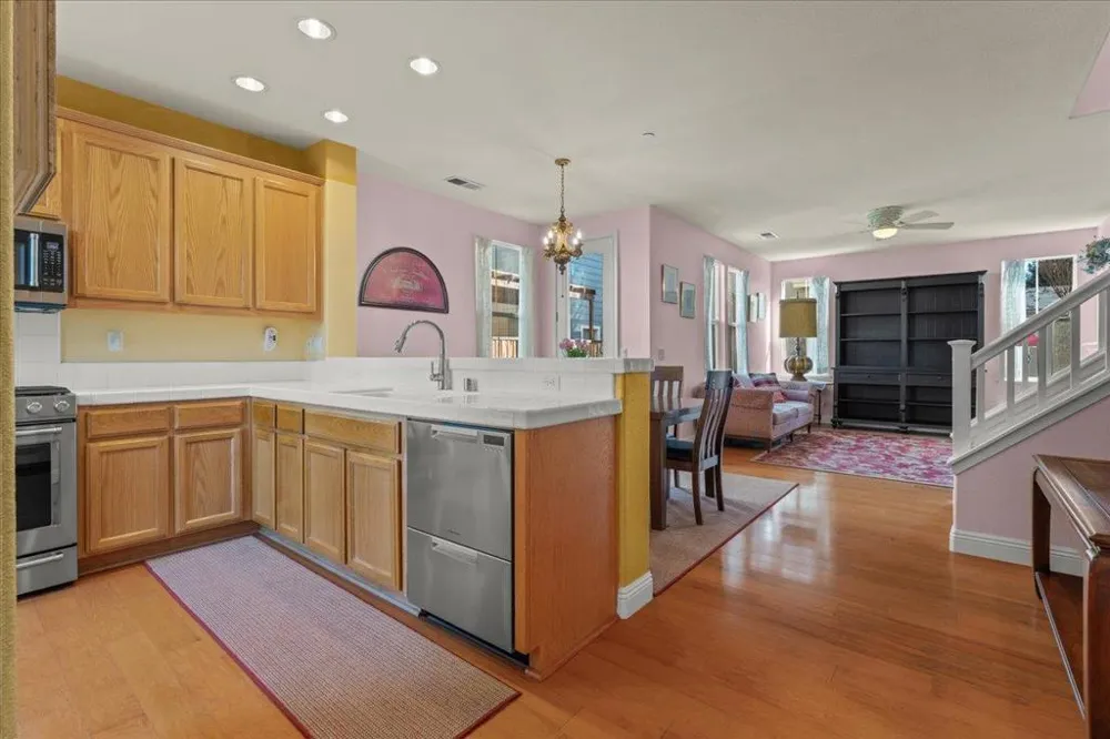 704 Tennyson Drive Gilroy, CA 95020