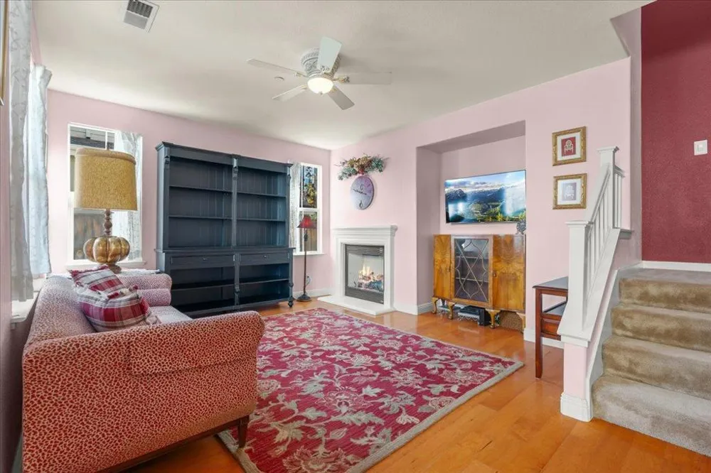 704 Tennyson Drive Gilroy, CA 95020