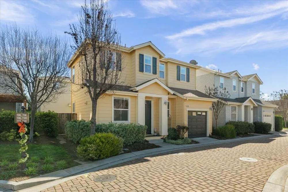 704 Tennyson Drive Gilroy, CA 95020