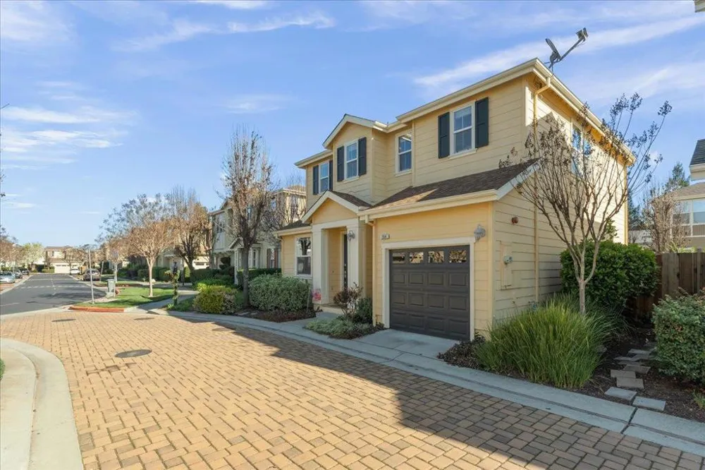 704 Tennyson Drive Gilroy, CA 95020