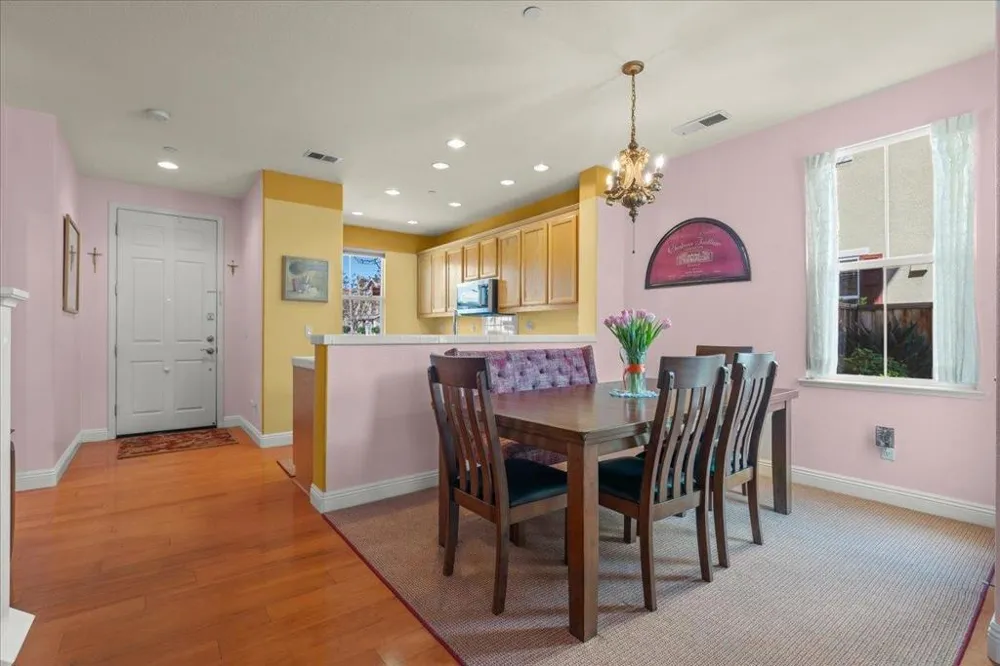 704 Tennyson Drive Gilroy, CA 95020