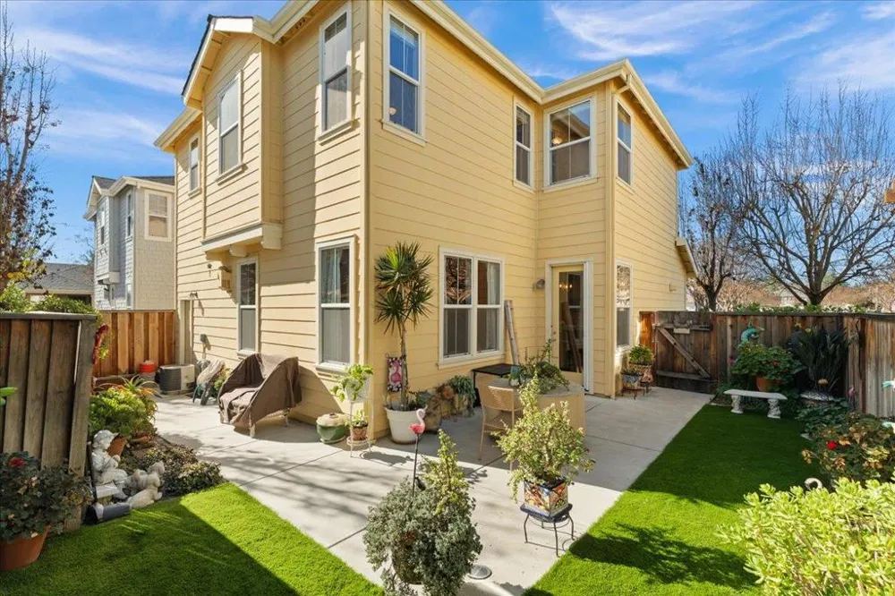 704 Tennyson Drive Gilroy, CA 95020