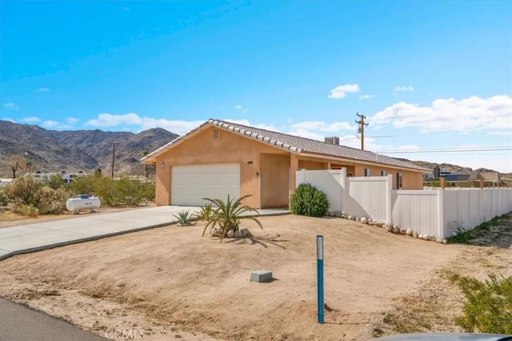 6752 Manzanita Avenue 29 Palms, CA 92277