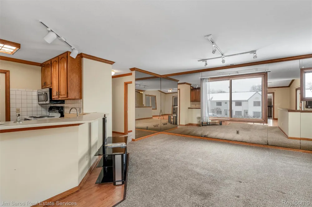 64 Rosebud Lane Mt Clemens City, MI 48043