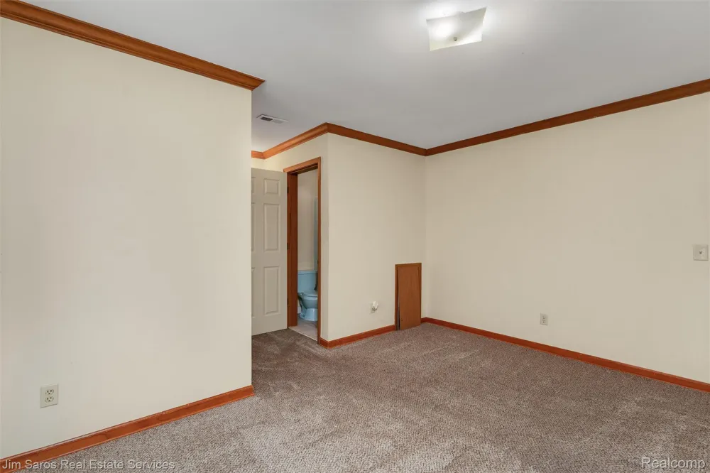 64 Rosebud Lane Mt Clemens City, MI 48043