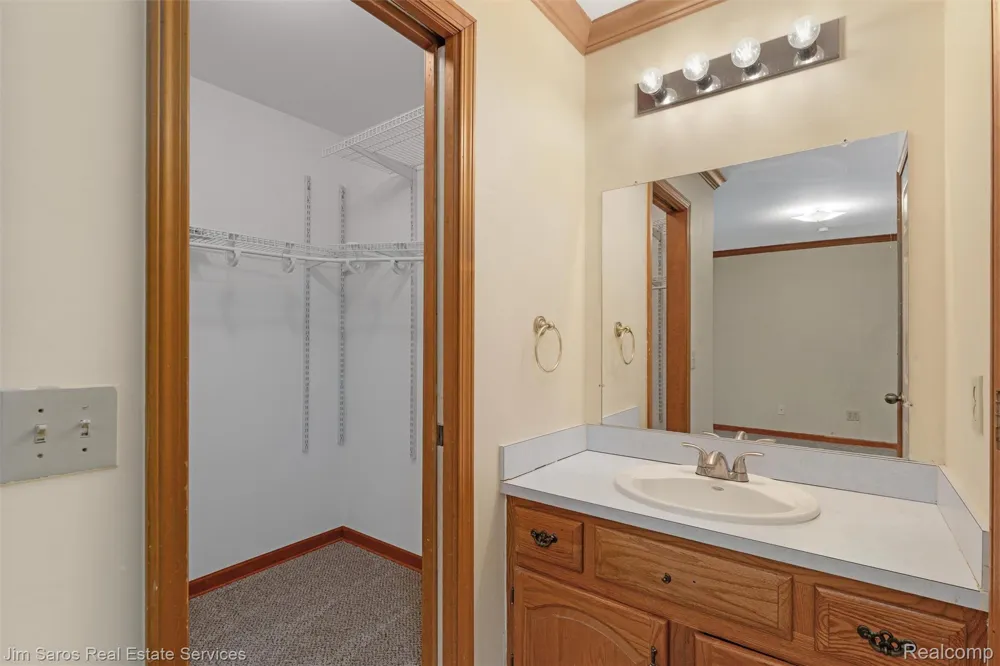64 Rosebud Lane Mt Clemens City, MI 48043