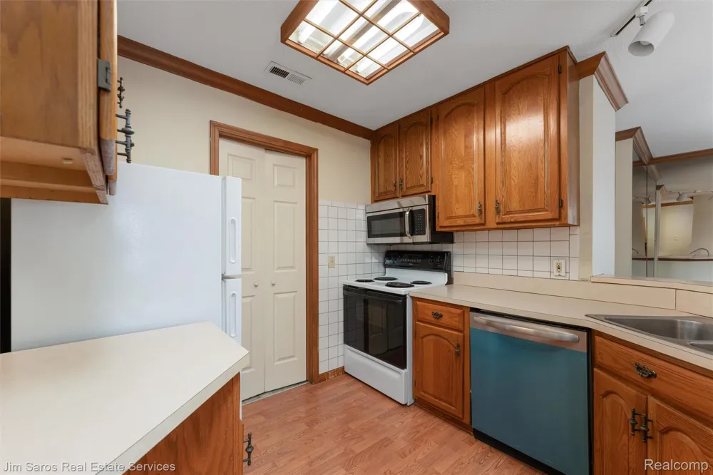 64 Rosebud Lane Mt Clemens City, MI 48043