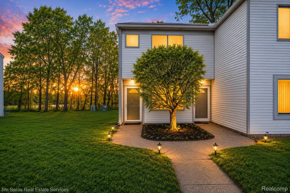 64 Rosebud Lane Mt Clemens City, MI 48043
