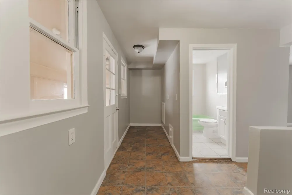 1623 Electric Avenue Lincoln Park City, MI 48146