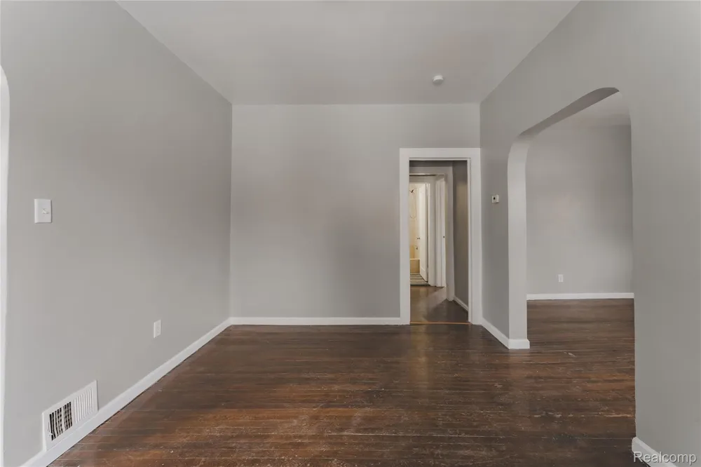 1623 Electric Avenue Lincoln Park City, MI 48146