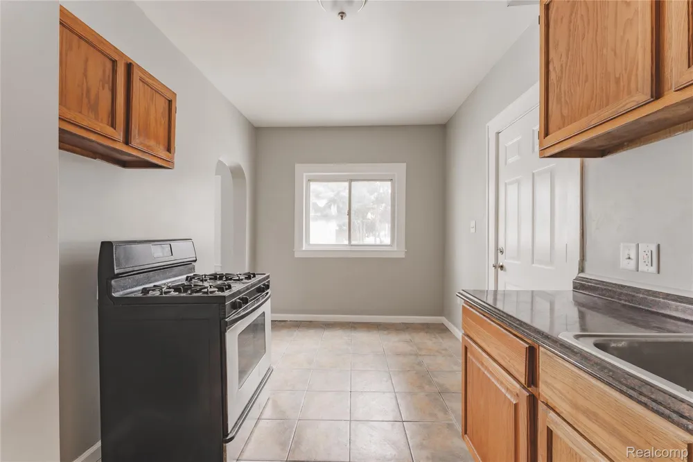 1623 Electric Avenue Lincoln Park City, MI 48146