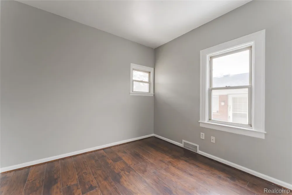 1623 Electric Avenue Lincoln Park City, MI 48146