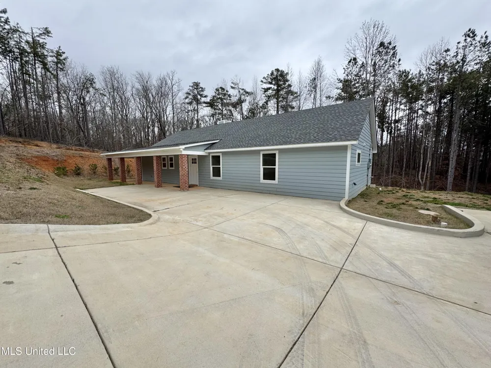 68 River Bend Park Drive Iuka, MS 38852