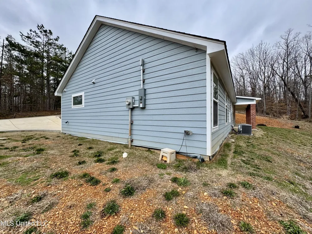 68 River Bend Park Drive Iuka, MS 38852