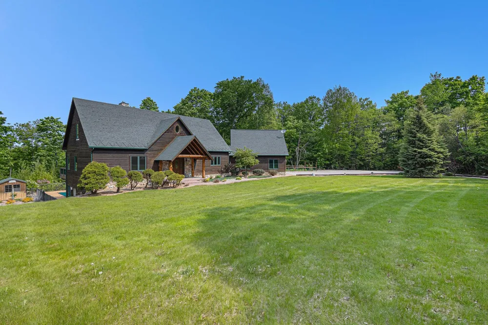 5575 M 72 Clearwater Township, MI 49690