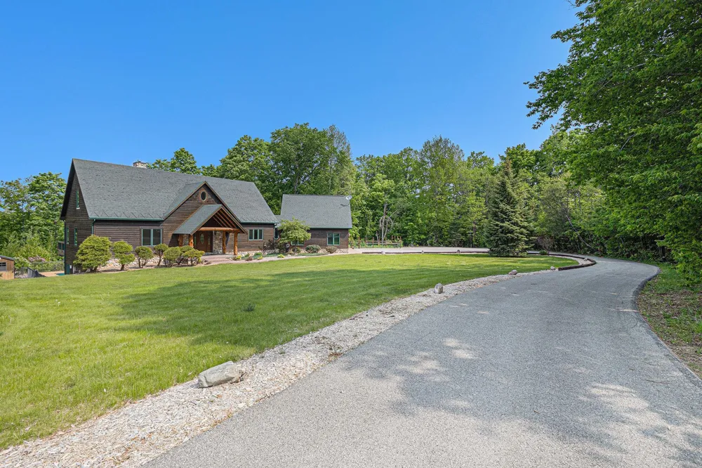 5575 M 72 Clearwater Township, MI 49690