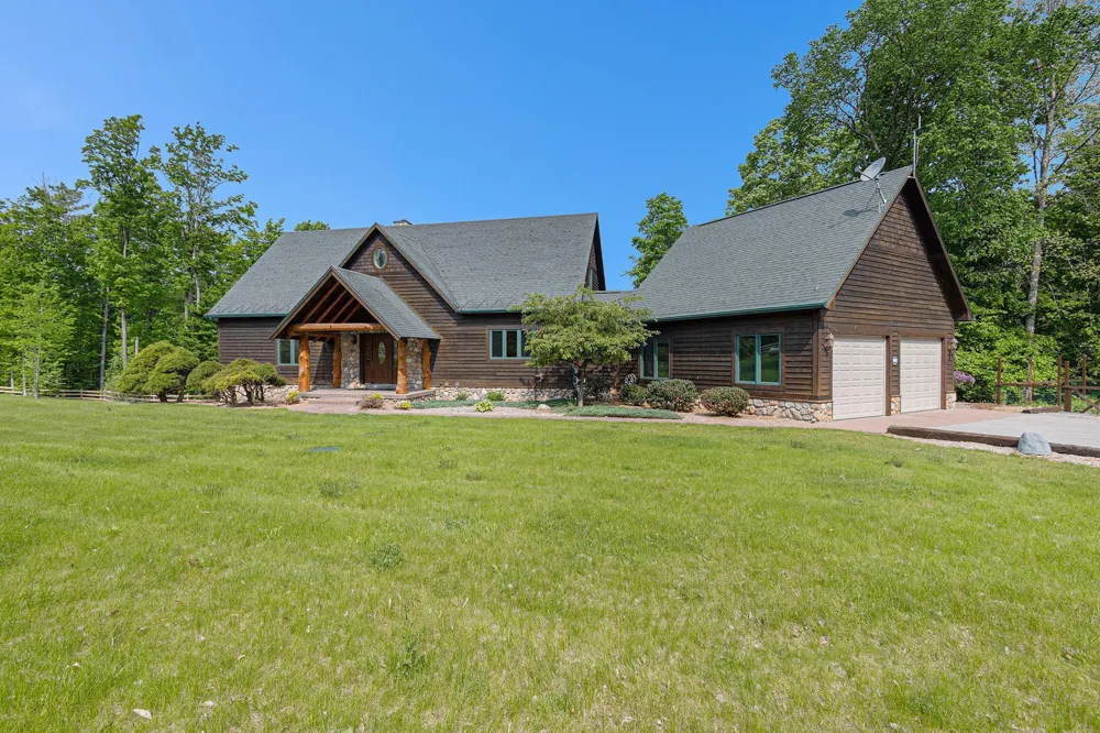 5575 M 72 Clearwater Township, MI 49690