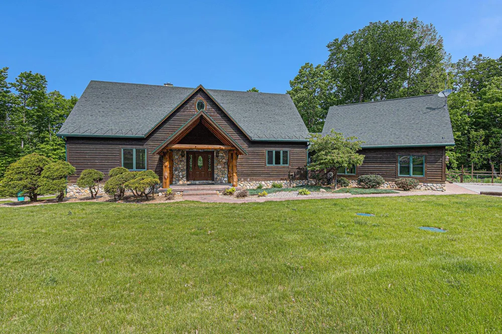 5575 M 72 Clearwater Township, MI 49690
