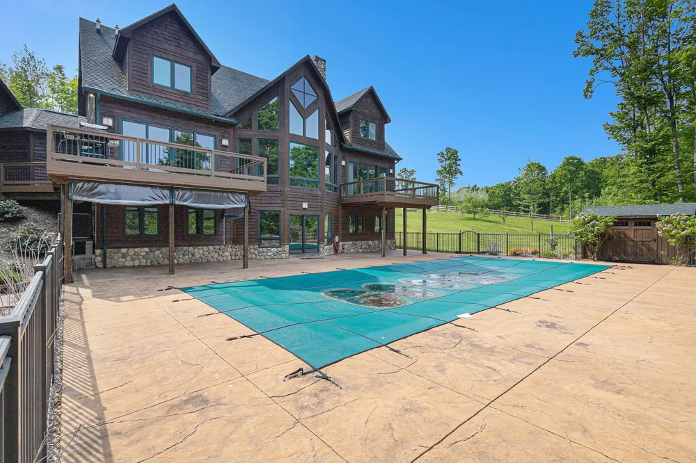 5575 M 72 Clearwater Township, MI 49690