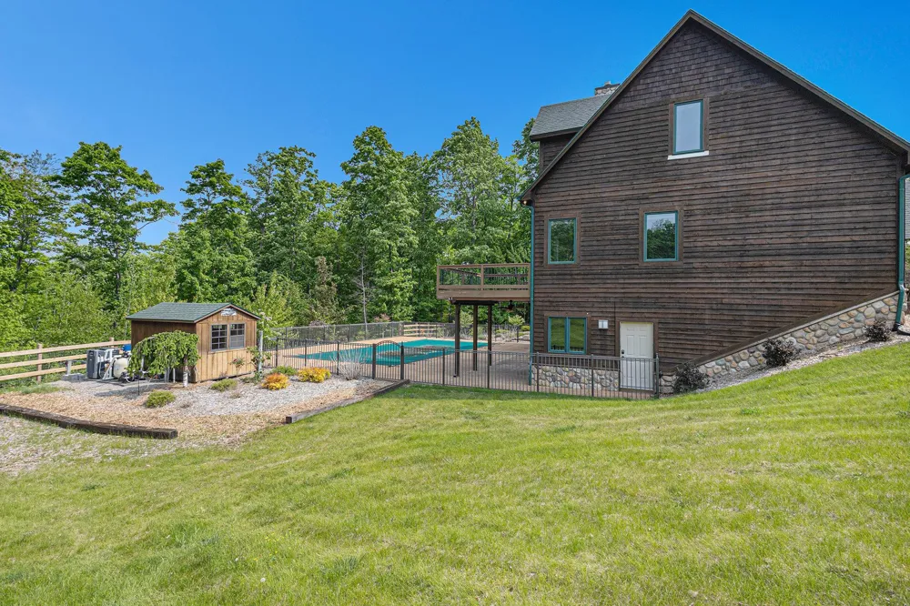 5575 M 72 Clearwater Township, MI 49690