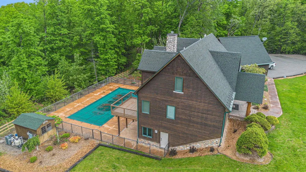 5575 M 72 Clearwater Township, MI 49690