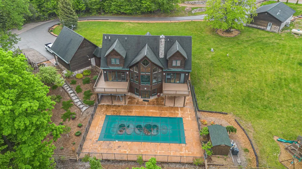 5575 M 72 Clearwater Township, MI 49690