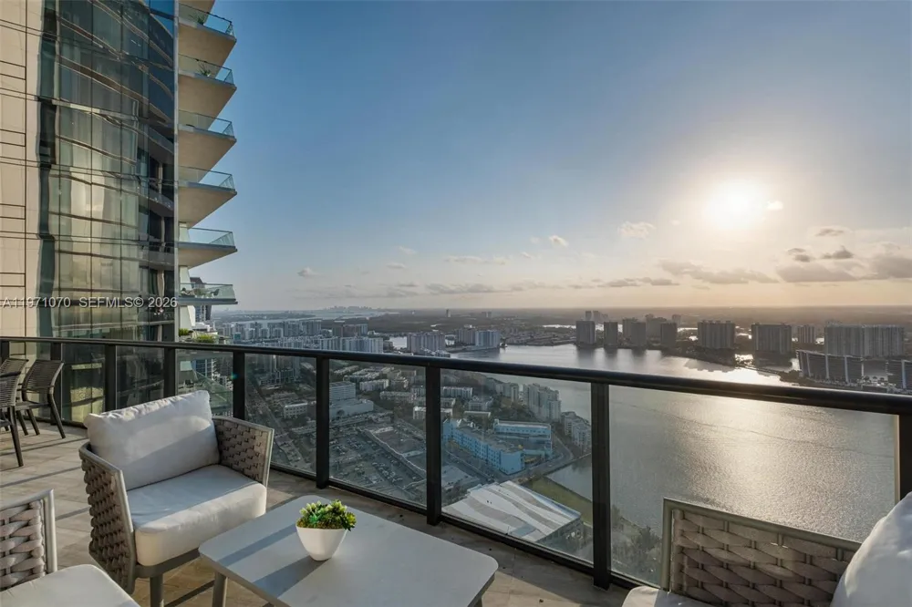 18555 Collins Ave #5003 Sunny Isles Beach, FL 33160
