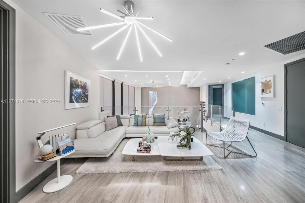 18555 Collins Ave #5003 Sunny Isles Beach, FL 33160