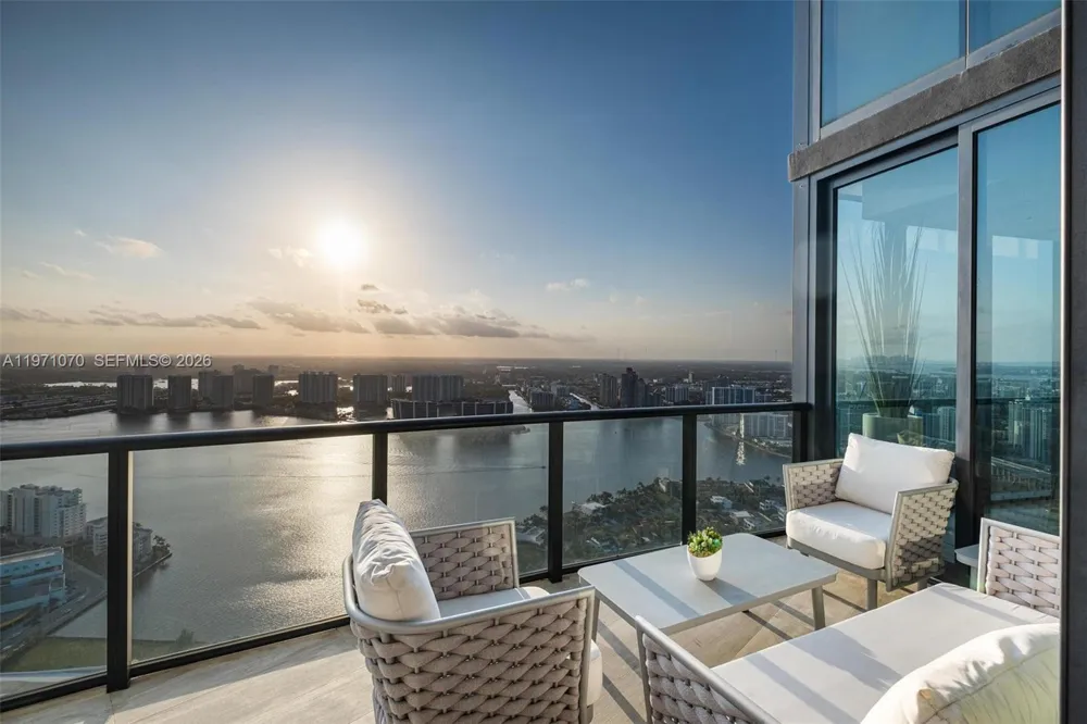 18555 Collins Ave #5003 Sunny Isles Beach, FL 33160
