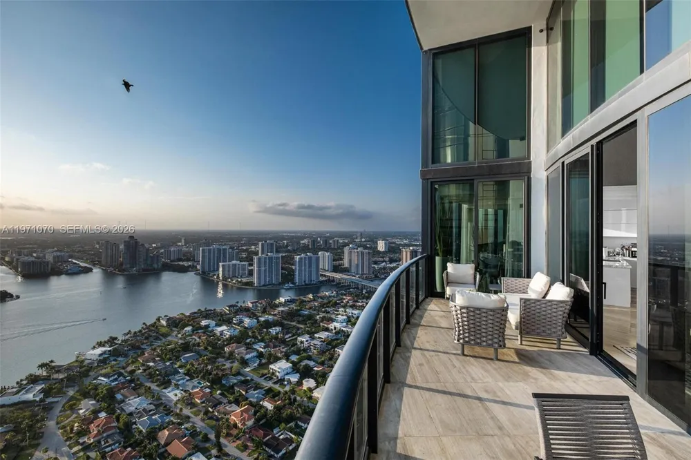 18555 Collins Ave #5003 Sunny Isles Beach, FL 33160
