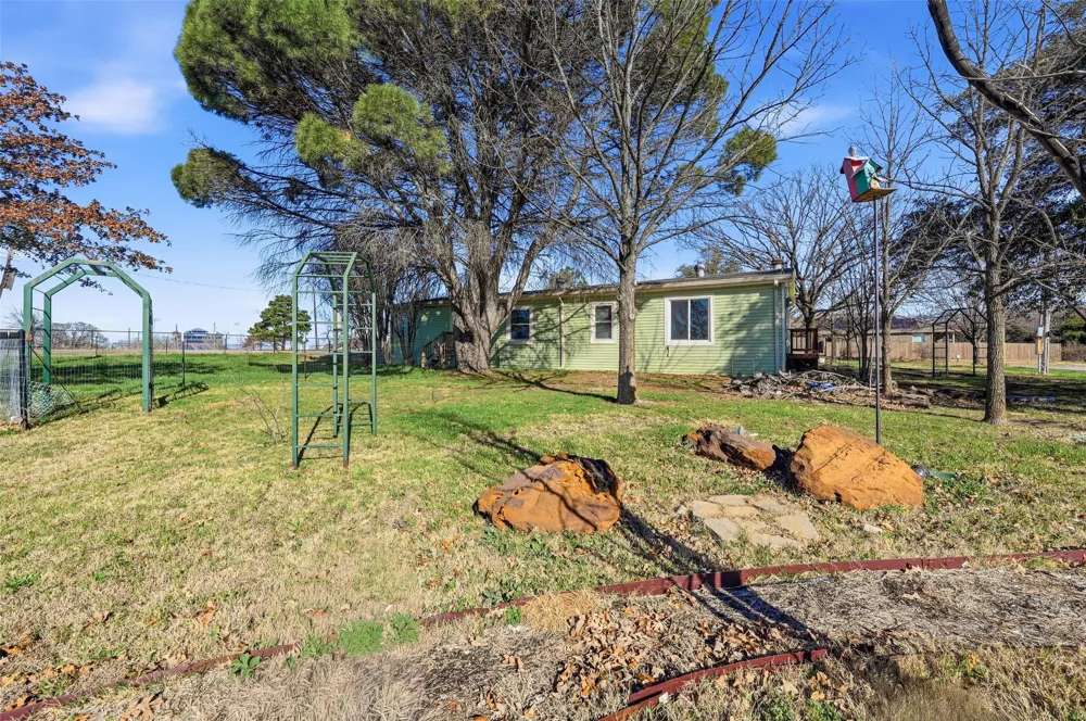 1050 Stadium Drive Joshua, TX 76058