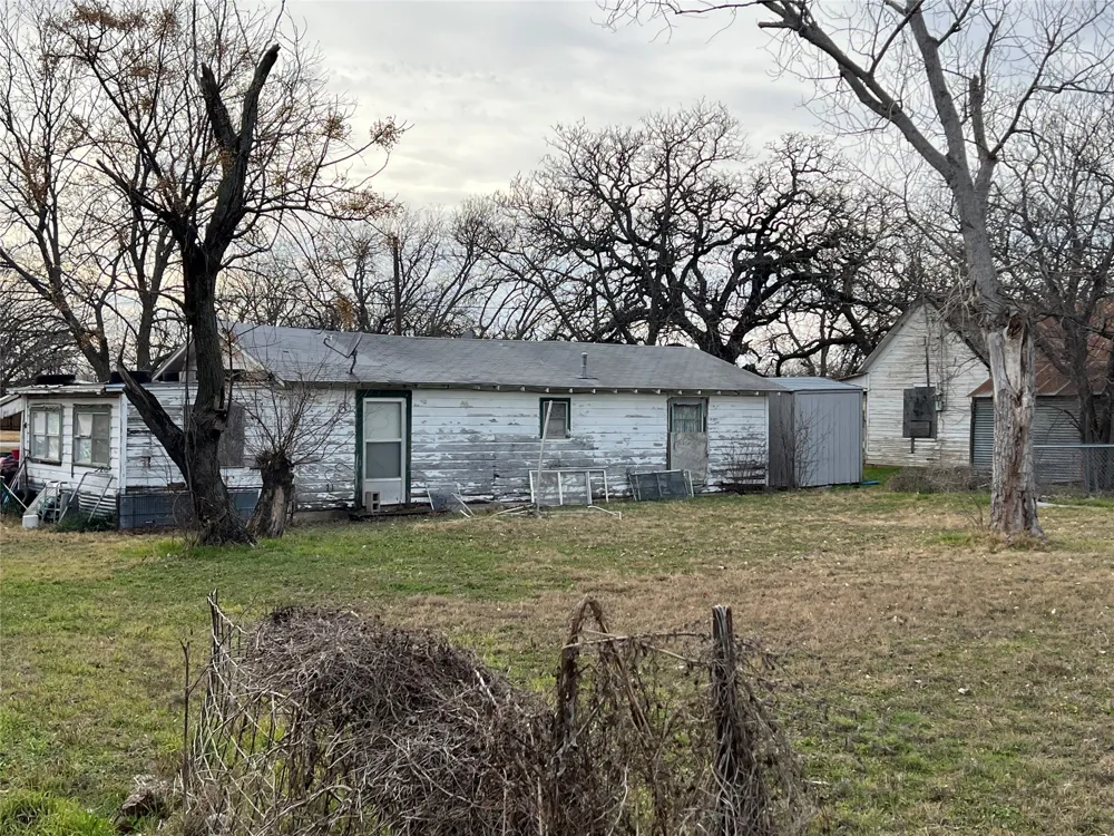 435 West Coke Gorman, TX 76454