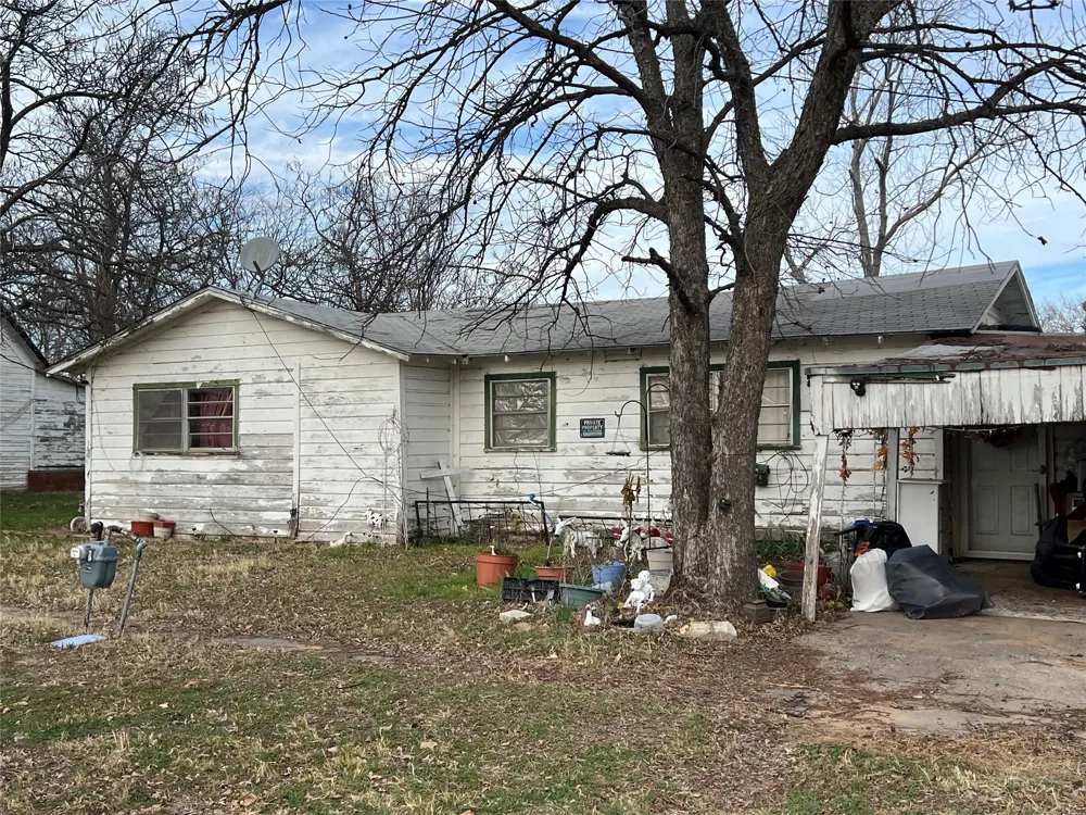 435 West Coke Gorman, TX 76454