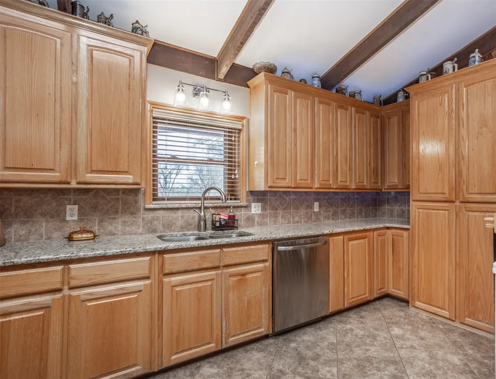 231 Hickory Street Lindsay, TX 76250