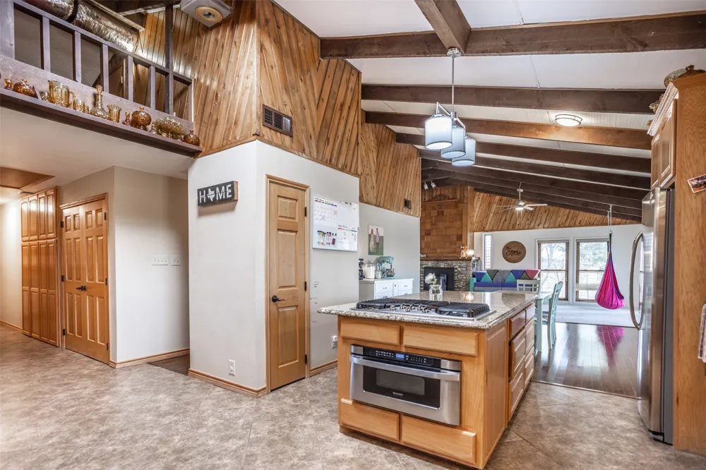 231 Hickory Street Lindsay, TX 76250