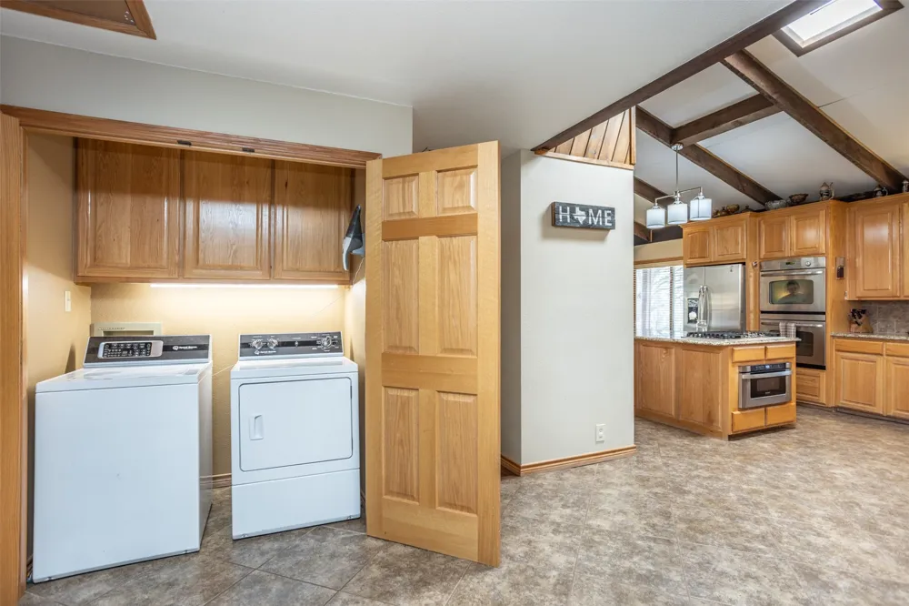 231 Hickory Street Lindsay, TX 76250